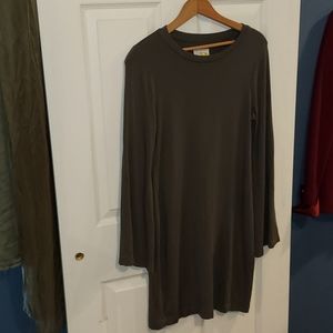 Lou & Grey Signature Green Soft Bell-sleeve Dress XS
